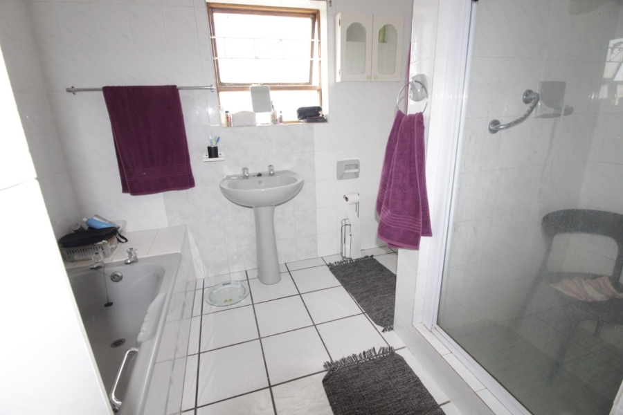 2 Bedroom Property for Sale in Wavecrest Eastern Cape